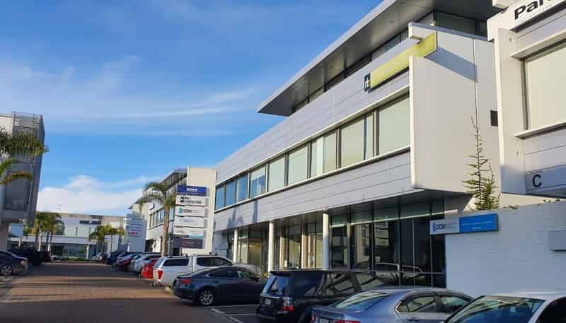  D4, 59 Apollo Drive, Mairangi Bay