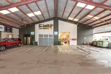 CENTRAL OFFICE / WAREHOUSE IN MT EDEN