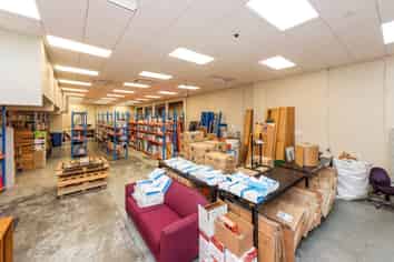 CENTRAL OFFICE / WAREHOUSE IN MT EDEN