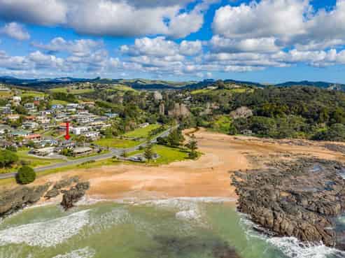 6 Stratford Dr, Cable Bay