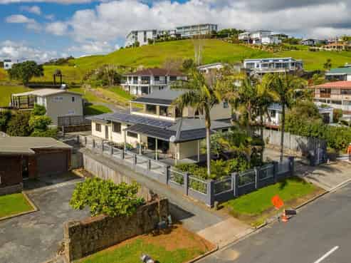 6 Stratford Dr, Cable Bay