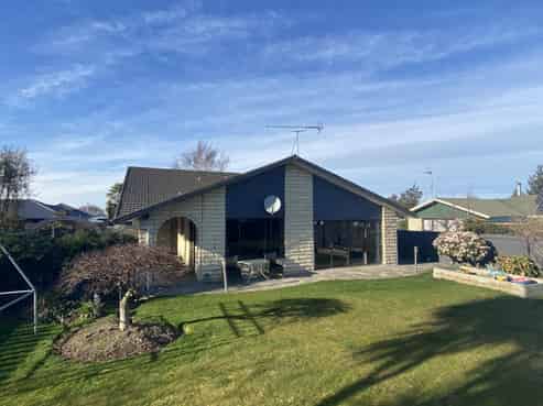 79 Trevors Road, Hampstead