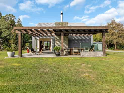 32 Baker Road, Poroti