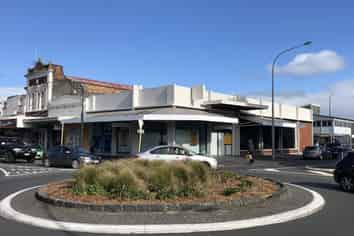 Corner site - retail shop for lease 