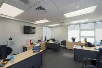 Modern road front Wairau office/showroom