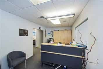 Modern road front Wairau office/showroom