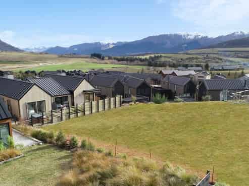 5 Falconer Rise, Jacks Point