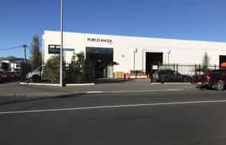 Showroom / office / warehouse