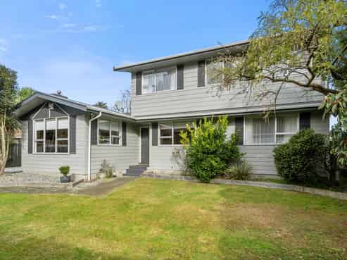 143 California Drive, Totara Park