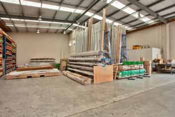 Immaculate industrial for lease