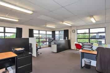 Immaculate industrial for lease