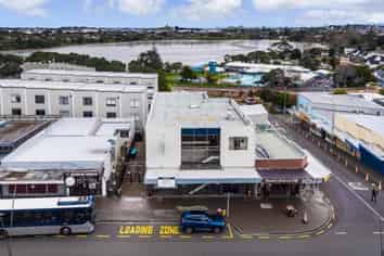 Re-development or occupier opportunity