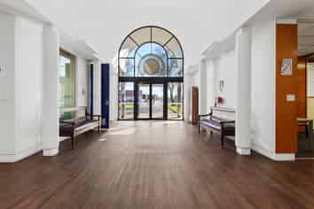 Iconic High Profile Office Space For Sub Lease