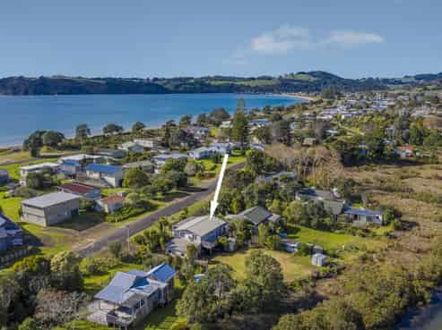 4 Riverview Road, Cooks Beach