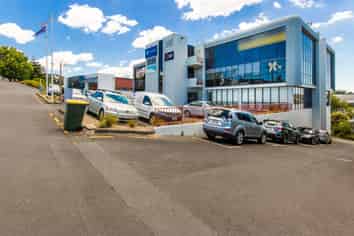 Light & Bright Office in the Valley