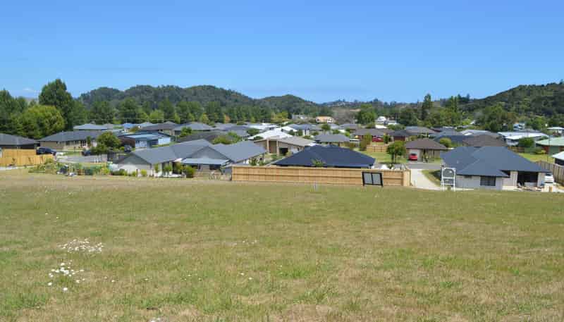 83 Greenhills Drive, 