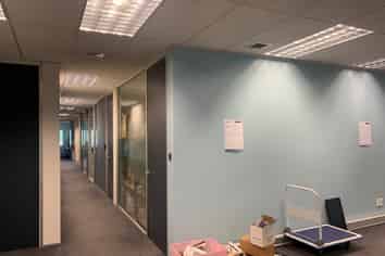 Large Rosebank Road Office – Rent Free Available!