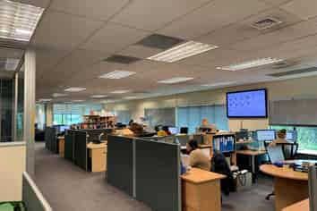 Large Rosebank Road Office – Rent Free Available!