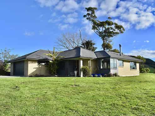 30 Mountain View Drive, Manakau