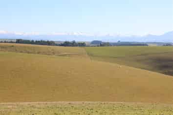 632 Rolling Ridges Road, Levels