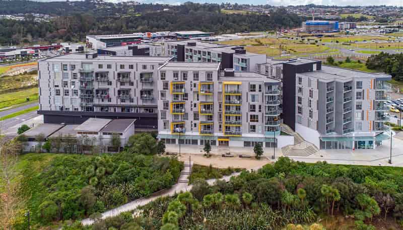 Retail 17/7 Rose Garden Lane, Albany