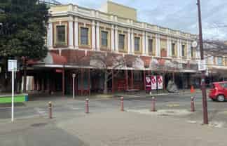 Single Offices In Strengthened Building on The Square
