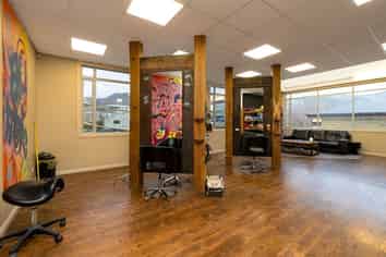 Office/Retail Space With High Profile