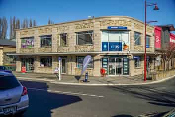 Office/Retail Space With High Profile