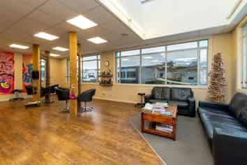 Office/Retail Space With High Profile