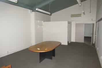 PRIME OFFICE OR RETAIL IN ROYAL OAK