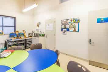 294M2 OFFICE ON ROULSTON