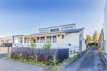 294M2 OFFICE ON ROULSTON