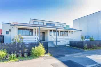 294M2 OFFICE ON ROULSTON