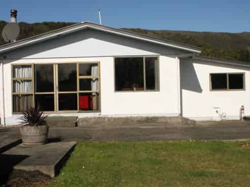 3 Hawes Street, Waimangaroa