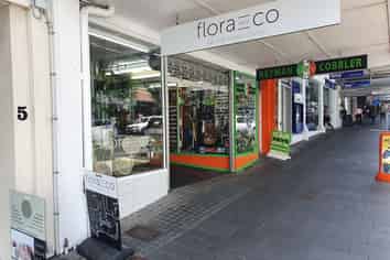 Retail on the hill - For Lease