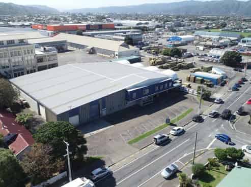 Functional + bulky in Petone