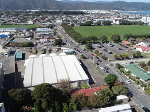 Functional + bulky in Petone