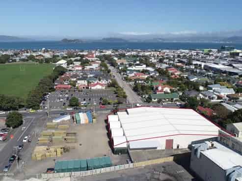 Functional + bulky in Petone