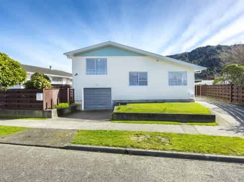 5 Camden Road, Totara Park