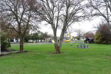 Lumsden Hotel, Business $215,000