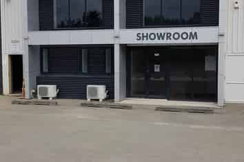 96M² ROAD FRONTAGE OFFICE/SHOWROOM
