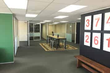 BLENHEIM ROAD OFFICE 225 M2