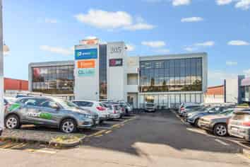 NEWLY REFURBISHED OFFICE WITH GOOD PARKING