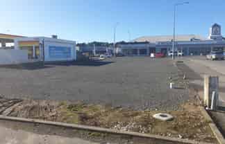 For lease: City-main road corner site