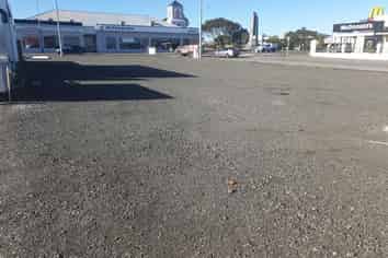 For lease: City-main road corner site