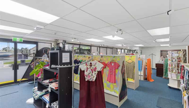 2/427 Great North Road, Henderson