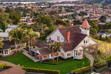 9 Fern Avenue, Epsom