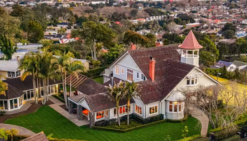 9 Fern Avenue, Epsom