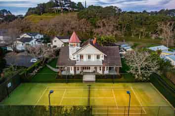 9 Fern Avenue, Epsom