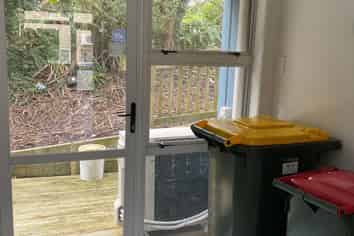 AFFORDABLE GROUND FLOOR RETAIL/OFFICE